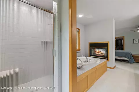 Bath - 8401 Winegar Rd, Perry, MI 48872 photo 3 of 5