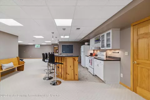 Kitchen - 8401 Winegar Rd, Perry, MI 48872 photo 7 of 7