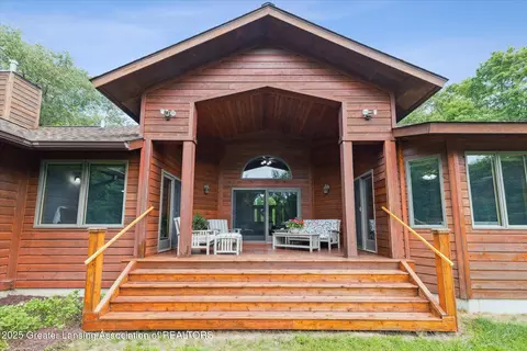Exterior - 8401 Winegar Rd, Perry, MI 48872 photo 7 of 14