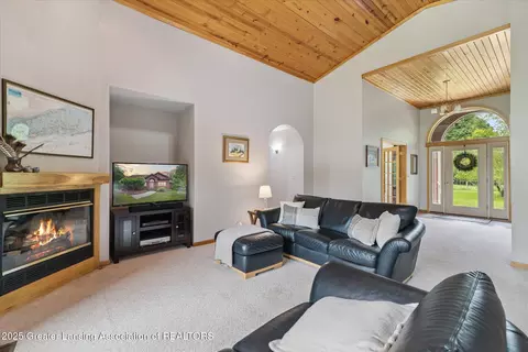 Living - 8401 Winegar Rd, Perry, MI 48872 photo 1 of 1