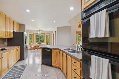 Kitchen - 8401 Winegar Rd, Perry, MI 48872 photo 3 of 7