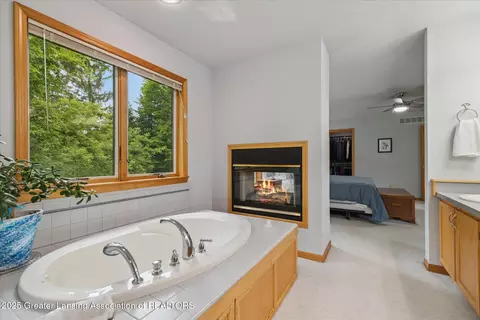 Bath - 8401 Winegar Rd, Perry, MI 48872 photo 4 of 5