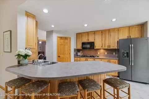 Kitchen - 8401 Winegar Rd, Perry, MI 48872 photo 1 of 7