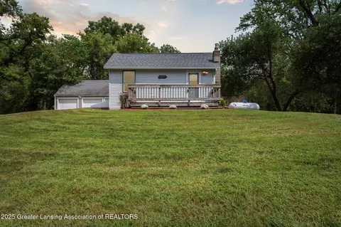 2310 Gilbert Rd, Lansing, MI 48911