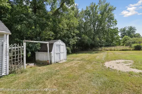 Exterior - 2195 Kent St, Okemos, MI 48864 photo 7 of 9