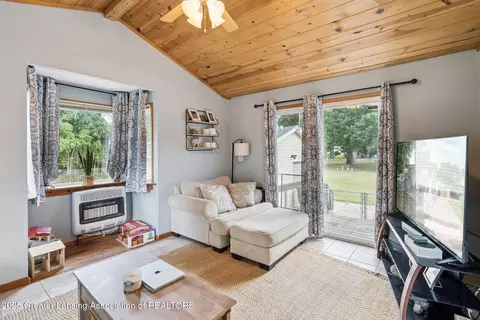 225 Washington St, Maple Rapids, MI 48853 photo 7