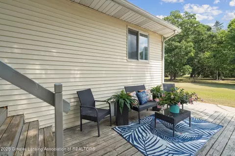 225 Washington St, Maple Rapids, MI 48853 photo 3