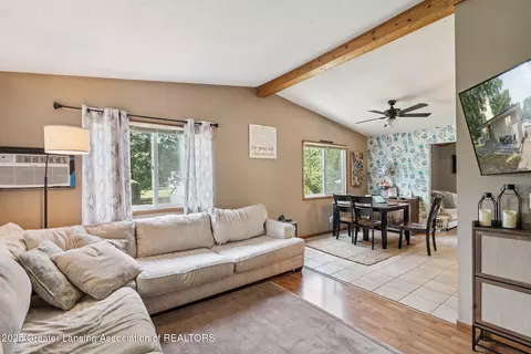 225 Washington St, Maple Rapids, MI 48853 photo 5
