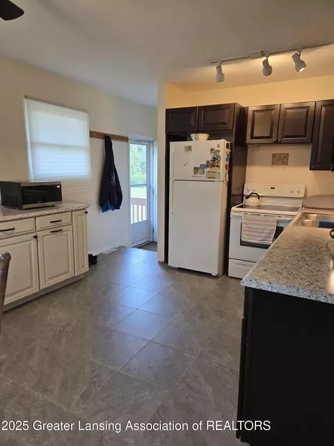 Kitchen - 18775 Bull Run Rd, Gregory, MI 48137 photo 1 of 3