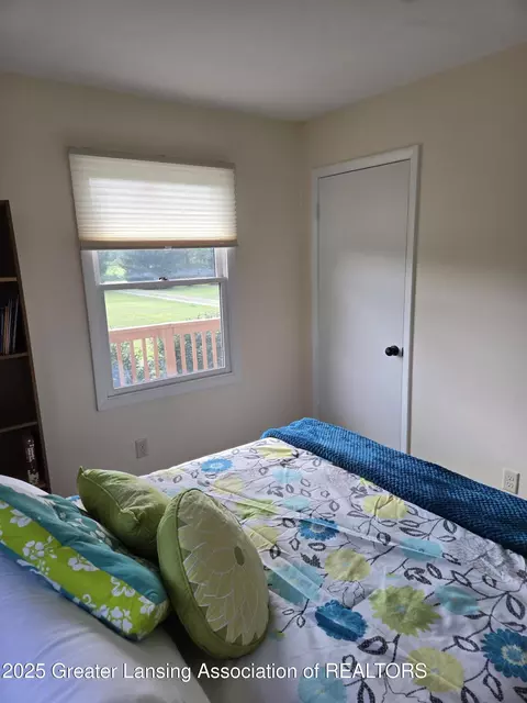 Bedroom - 18775 Bull Run Rd, Gregory, MI 48137 photo 4 of 5