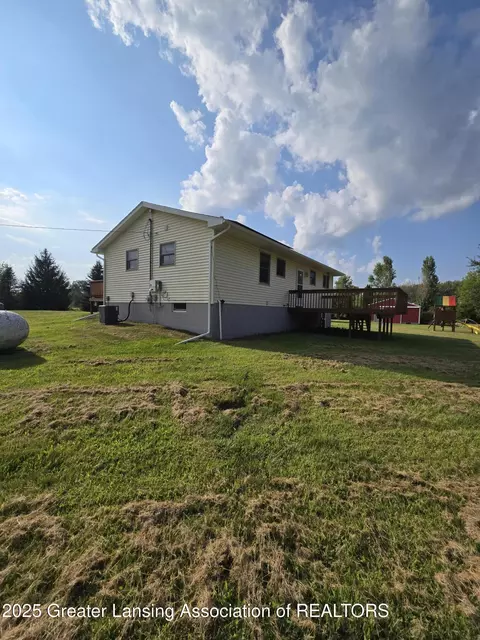 Exterior - 18775 Bull Run Rd, Gregory, MI 48137 photo 3 of 5