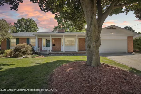 929 Belknap St, Grand Ledge, MI 48837