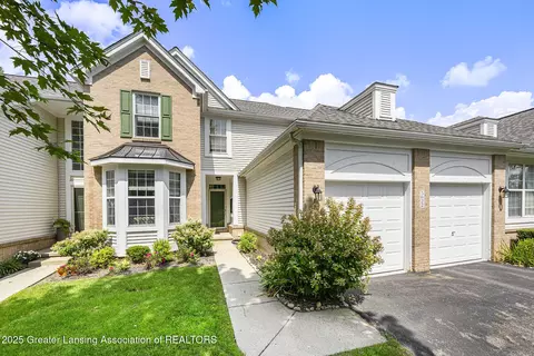 5622 Heathland Cir, Clarkston, MI 48346