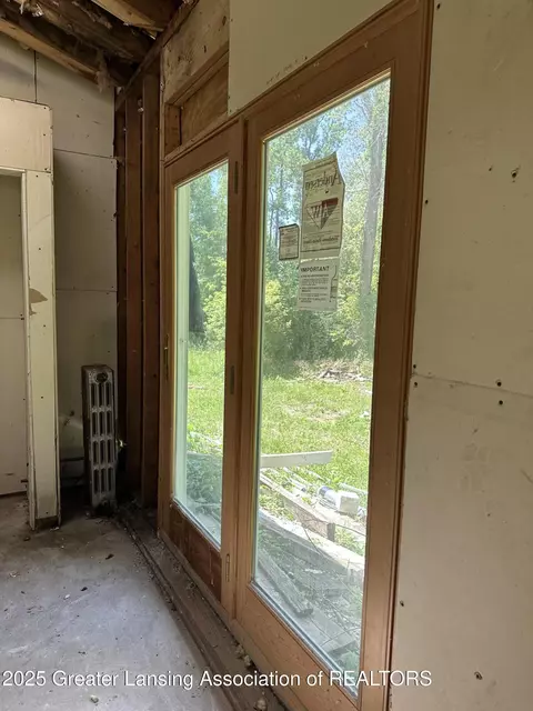 Entry Way - 17079 Wagner Dr, Cassopolis, MI 49031 photo 1 of 1