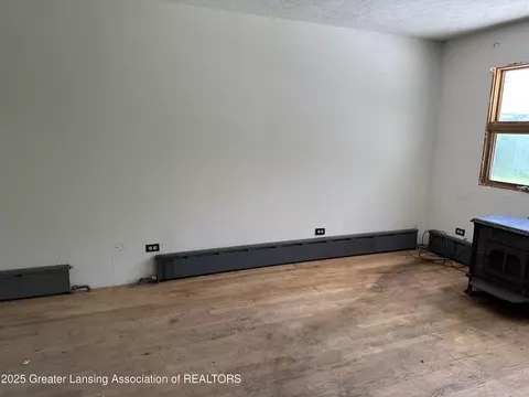 Living - 17079 Wagner Dr, Cassopolis, MI 49031 photo 1 of 4