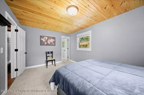 Bedroom - 1301 E Geneva Dr, Dewitt, MI 48820 photo 2 of 4