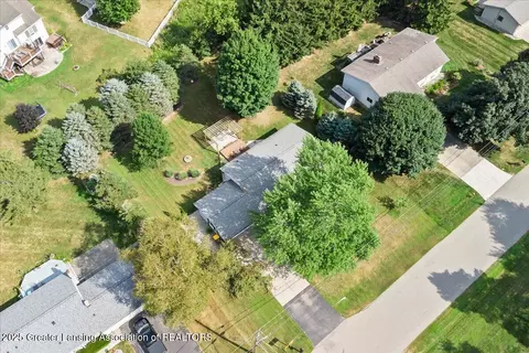 View/Area - 1301 E Geneva Dr, Dewitt, MI 48820 photo 2 of 3