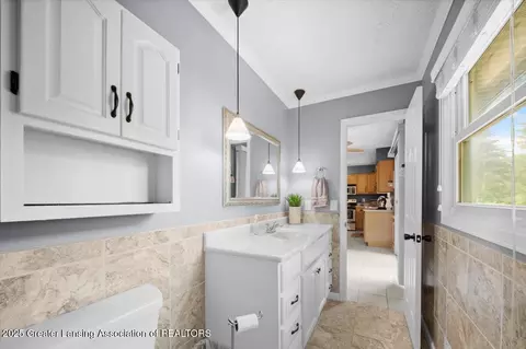 Entry Way - 1301 E Geneva Dr, Dewitt, MI 48820 photo 1 of 2