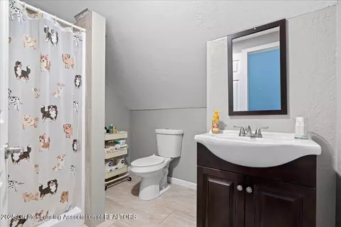 Bath - 2004 Cooper Ave, Lansing, MI 48910 photo 3 of 3
