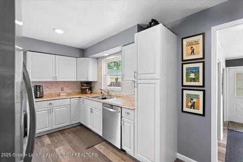 Kitchen - 2004 Cooper Ave, Lansing, MI 48910 photo 1 of 4