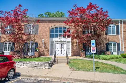 1740 Wellington Rd #208, Lansing, MI 48910