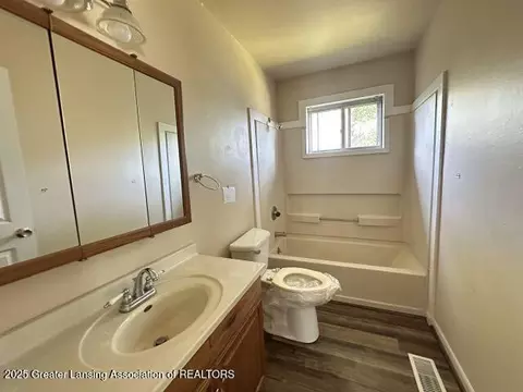 Bath - 3619 Coachlight Common St, Lansing, MI 48911 photo 1 of 1