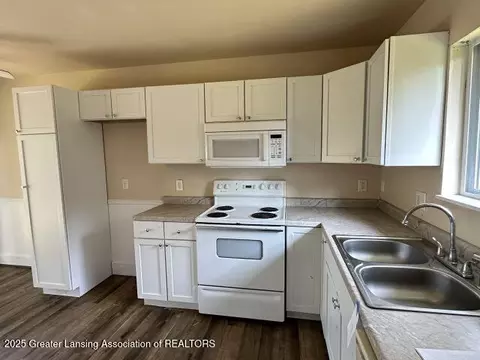 Kitchen - 3619 Coachlight Common St, Lansing, MI 48911 photo 1 of 2