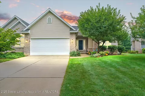 5162 Sapphire Cir, East Lansing, MI 48823