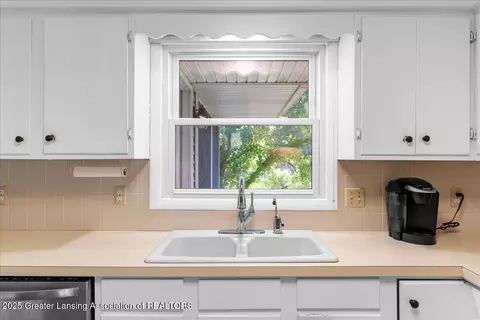 Kitchen - 1122 E Geneva Dr, Dewitt, MI 48820 photo 3 of 3