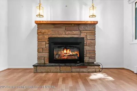 Living - 1122 E Geneva Dr, Dewitt, MI 48820 photo 4 of 5