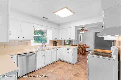 Kitchen - 1122 E Geneva Dr, Dewitt, MI 48820 photo 1 of 3