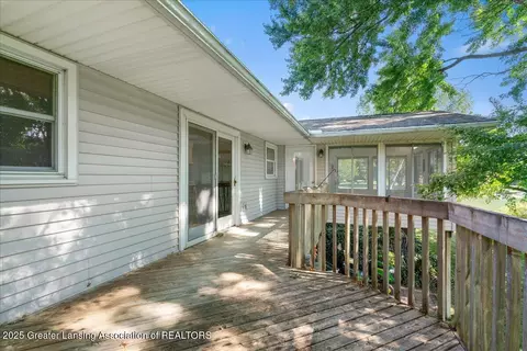 Exterior - 1122 E Geneva Dr, Dewitt, MI 48820 photo 2 of 6