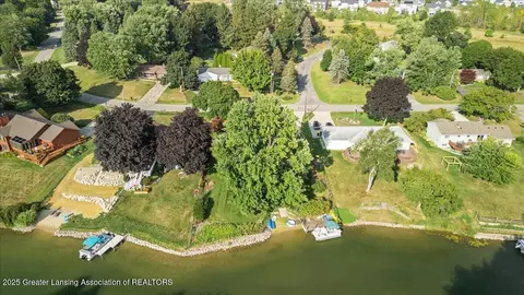 View/Area - 1122 E Geneva Dr, Dewitt, MI 48820 photo 2 of 8