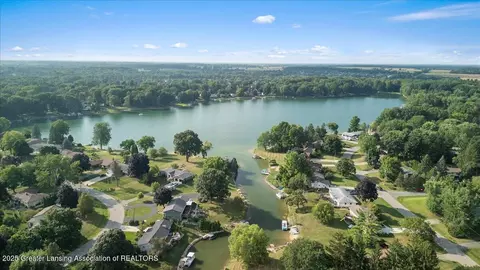 View/Area - 1122 E Geneva Dr, Dewitt, MI 48820 photo 6 of 8