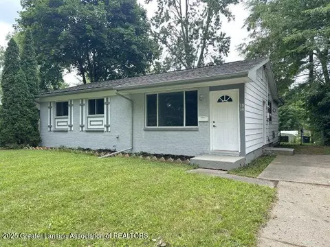 3814 Wedgewood Dr, Lansing, MI 48911