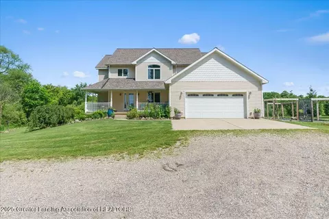 1535 S College Rd, Mason, MI 48854