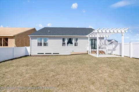 Exterior - 6694 Castleton Dr, Grand Ledge, MI 48837 photo 4 of 5