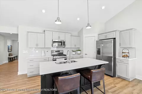 Kitchen - 6694 Castleton Dr, Grand Ledge, MI 48837 photo 2 of 2