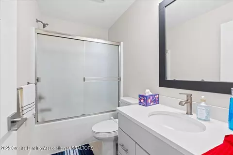 Bath - 6694 Castleton Dr, Grand Ledge, MI 48837 photo 2 of 2