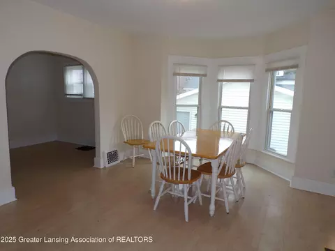 540 E Comstock St, Owosso, MI 48867 photo 7