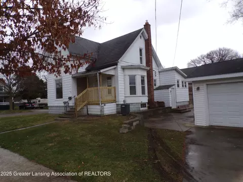 540 E Comstock St, Owosso, MI 48867 photo 2