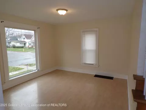 540 E Comstock St, Owosso, MI 48867 photo 6