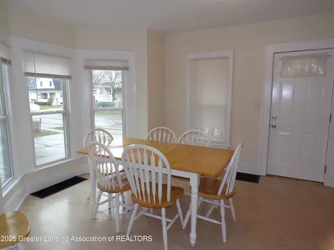 540 E Comstock St, Owosso, MI 48867 photo 8