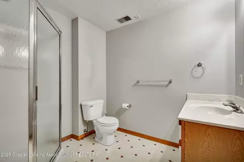 Bath - 12741 Ontonagon Dr, Dewitt, MI 48820 photo 3 of 3