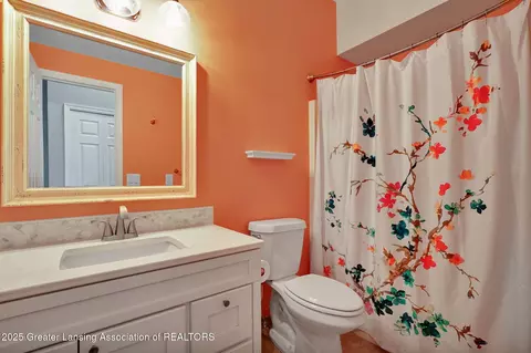 Bath - 12741 Ontonagon Dr, Dewitt, MI 48820 photo 1 of 3
