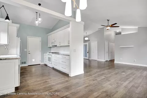 Entry Way - 12741 Ontonagon Dr, Dewitt, MI 48820 photo 2 of 2