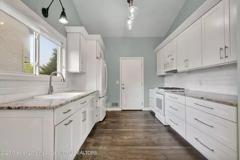 Kitchen - 12741 Ontonagon Dr, Dewitt, MI 48820 photo 1 of 3