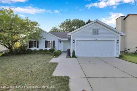 Exterior - 12741 Ontonagon Dr, Dewitt, MI 48820 photo 2 of 7