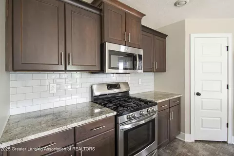 Kitchen - 1587 Wellman Rd, Dewitt, MI 48820 photo 2 of 3