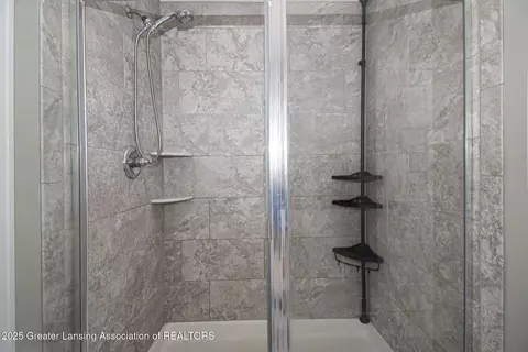 Bath - 1587 Wellman Rd, Dewitt, MI 48820 photo 3 of 5